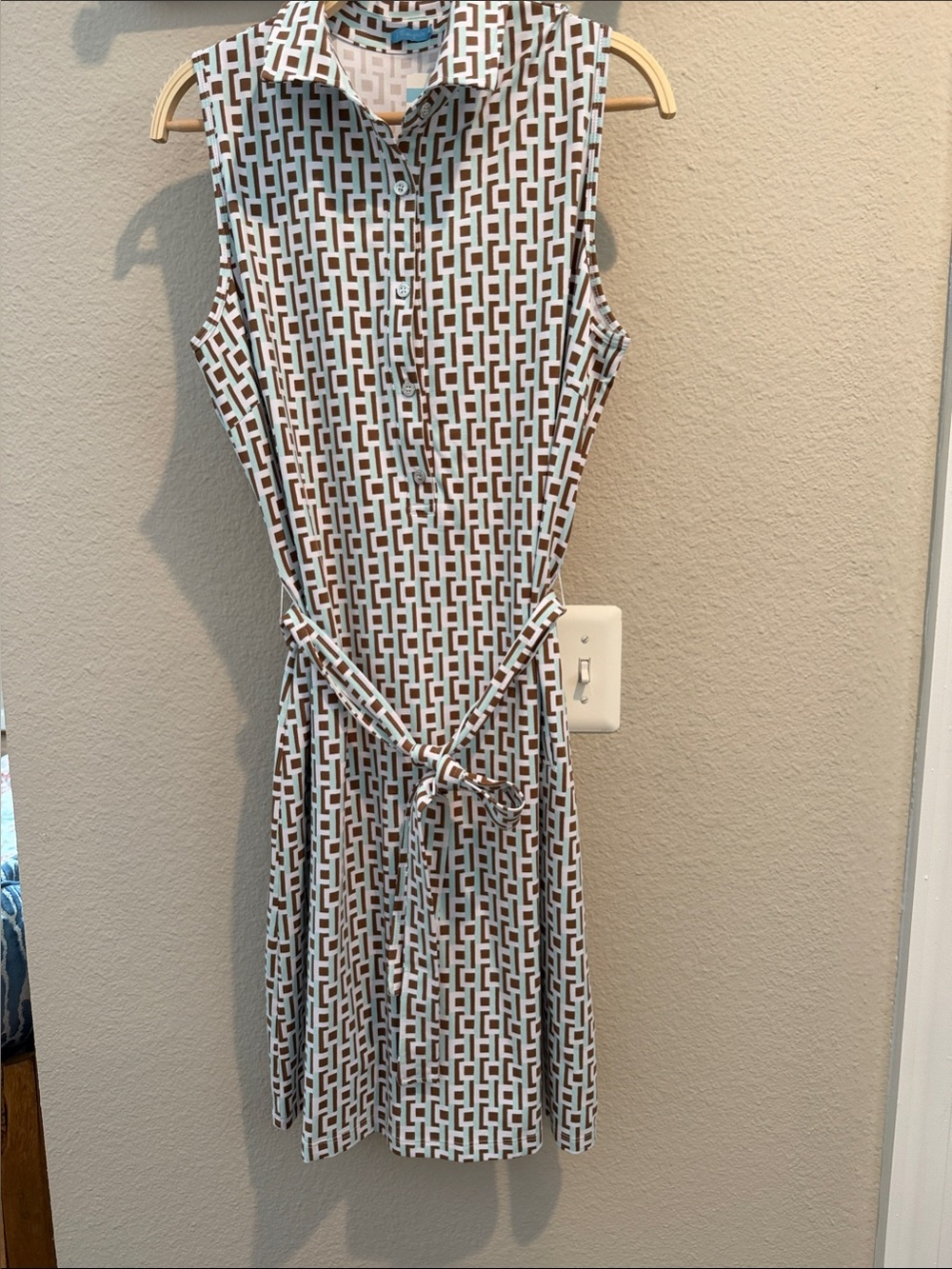 J McLaughlin Dolly sleeveless Collared Mini in mint, White and Brown Geometric